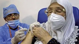 Début de la vaccination contre la Covid-19 à Blida en Algérie