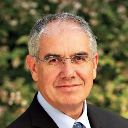 L’annonce date de juin 2024 et elle a été réitérée lors du dernier World Economic Forum de Davos dans le pavillon de l’Arabie Saoudite Qu’en est-il des indemnisations ? Il est toujours intéressant de voir les comportements dans les files d’enregistrement ou d’embarquement. Régulièrement des resquilleurs tentent de forcer le passage entrainant de la part des autres passagers de désagréables remarques. Et que dire des réclamations lorsque les avions sont en retard ? Bien entendu cela est très stressant pour des clients un peu inquiets à l’idée de prendre l’avion ou de manquer une correspondance dans l’un des gigantesques «hubs» des gros opérateurs.