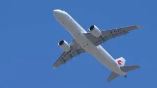 Le C919 chinois, concurrent de l'Airbus A320, réussit son premier vol commercial