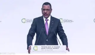 “Comme tous les autres pays pauvres, nous serons opposés à toute politique visant à nous priver du recours aux énergies fossiles contenues dans notre sous-sol”, dixit Mohamed Bazoum du Niger 