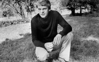 Un monstre sacré de la littérature vient de s'éteindre. L'auteur franco-tchèque Milan Kundera est mort à l'âge de 94 ans, a annoncé la télévision publique du pays, mercredi 12 juillet. Une information confirmée par son éditeur français Gallimard à franceinfo. 