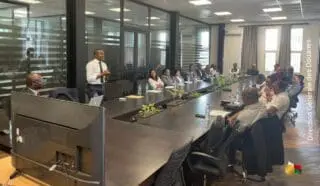 S’inspirer des avancées coréennes Mi- juin 2023, un premier groupe de 15 agents de l’administration douanière malgache a effectué un voyage d’échanges et de formation en Corée du Sud, dans le cadre du projet d’amélioration du système de dédouanement.