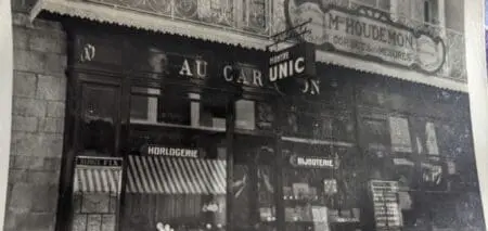 Avec son mari Charles, elle est la fondatrice de l’établissement joaillier et horloger «Au Carillon» dont les activités d’orfèvrerie ingénieuse se sont nourries des proximités philosophiques et des traditions créatives des Marches de Bretagne.