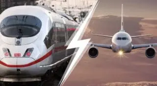 Faut-il rappeler que l’aéroport d’Orly a été inauguré en 1961 avec une gare à l’intérieur de l’installation et que la SNCF a obstinément refusé de la relier à son réseau, de sorte que les passagers doivent descendre du train 2 kilomètres avant l’aérogare pour prendre une navette routière afin d’arriver à l’aéroport.