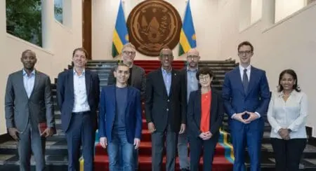 Au moment où BioNTech a annoncé son intention de s'implanter en Afrique, l'expédition des doses de vaccin contre le coronavirus fabriquées en Occident vers le continent avait pris du retard, ce qui avait fait l'objet de nombreuses critiques.