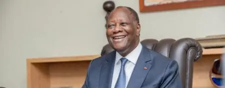 Au terme d’échanges avec plus de 120 investisseurs pour lancer la sortie du Trésor sur le marché international lundi 22 janvier, la Côte d’Ivoire a réussi à lever aussitôt 2,6 milliards de dollars à travers deux emprunts obligataires de maturités respectives de 9 et 13 ans.