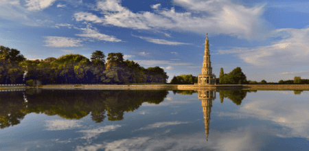 Fruit d’une coo-pétition intense (mélange paradoxal de compétition et coopération croisées) avec la Perfide Albion, la Guerre de Sept Ans (1756-1763) s'achève avec une lourde défaite française. La Marine française a subi de lourds revers, et n'a plus de flotte digne de ce nom.