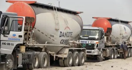Le groupe Dangote, qui compte parmi ses activités la fabrication de ciment et d'engrais ainsi que le raffinage du sucre, appartient au capitaine d’industrie nigérian, Aliko Dangote.