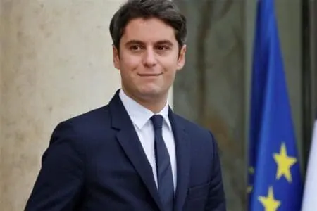 Ce nouveau chef de gouvernement engendre, logiquement, aussi de nombreuses réactions. Si dans la majorité Gabriel Attal est encouragé et félicité pour ses nouvelles fonctions, l’opposition, comme attendu, s’y oppose. Surtout à gauche.