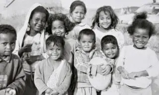 Noho’o Studio (en langue batoufam «regard» empathique) est une agence culturelle francophone, elle est porteuse du projet «Rugby Malagasy.» Ses domaines de prédilection sont la valorisation du patrimoine et l’attractivité des territoires.