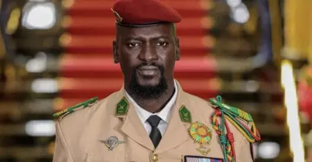 La priorité pour le Président du Comité national du rassemblement pour le développement (CNRD) est, comme il le réitère à l’entame de son discours à la Nation, son «attachement indéfectible à la promotion du vivre-ensemble, au dialogue et à la paix» ainsi que son «entière disponibilité à toujours apporter (sa) pleine contribution à l’avènement d’une Guinée émergente, plus solidaire, plus sûre et tolérante.»