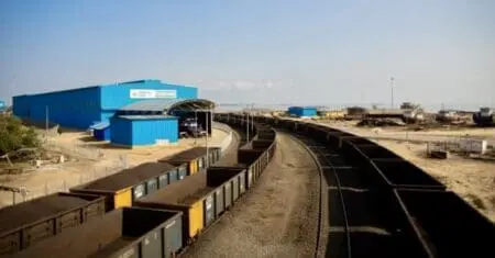 Gabon – Efficacité énergétique : OMP et BII réduisent les émissions de carbone du port minéralier Bien que la moitié de l'électricité du Gabon soit produite par des sources renouvelables, sa pénétration de l'énergie solaire photovoltaïque est faible. Le projet d'OMP s'inscrit dans une perspective plus large, contribuant à l'établissement d'un équilibre énergétique solaire commercial et industriel dans le pays.