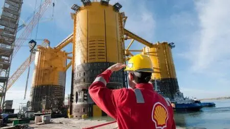 Selon le deal convenu, le consortium va décaisser un paiement immédiat de 1,3 milliard de dollars, le reste (1,1 milliard), n’interviendra sous réserve d’éventuelles obligations ou créances existantes de la filiale de Shell à la date de clôture de la transaction.