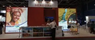 La présence de l'Afrique de l'Ouest a été complétée par un stand attrayant du Sénégal, un pays où, il y a deux ans, l'une des plus grandes chaînes hôtelières espagnoles Riu a ouvert un complexe de luxe à Pointe Sarène et qui dispose de vols directs depuis Madrid avec la compagnie aérienne Iberia et de plusieurs fréquences hebdomadaires supplémentaires depuis les îles espagnoles des Canaries.