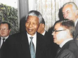 Jean-Yves Ollivier a été, en coulisse, la cheville ouvrière du protocole de Brazzaville, grâce à ses réseaux de contacts dans le monde entier. Il est le seul étranger à avoir reçu les plus hautes distinctions d’Afrique du Sud. D’abord en 1987 pour avoir organisé le premier et le plus important échange régional de prisonniers, puis en 1995 des mains de Nelson Mandela pour sa contribution à la paix. 
