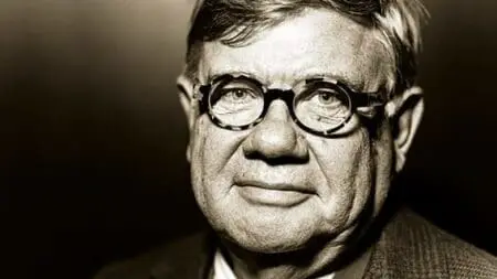 Grand Entretien – Jean-Yves Ollivier, Président de la Fondation Brazzaville : «La lutte contre les produits médicaux de qualité inférieure et falsifiés est au cœur de nos préoccupations» Jean-Yves Ollivier a été, en coulisse, la cheville ouvrière du protocole de Brazzaville, grâce à ses réseaux de contacts dans le monde entier. Il est le seul étranger à avoir reçu les plus hautes distinctions d’Afrique du Sud. D’abord en 1987 pour avoir organisé le premier et le plus important échange régional de prisonniers, puis en 1995 des mains de Nelson Mandela pour sa contribution à la paix. Jean-Yves Ollivier a fait carrière comme négociant de matières premières en Chine, au Moyen-Orient et en Afrique et s’est engagé à titre privé dans la médiation internationale, mettant ses contacts professionnels au service de la paix.