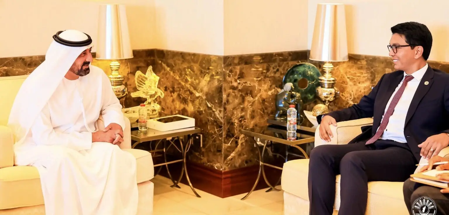 Le 14 février, Andry Rajoelina a également rencontré Cheikh Ahmed ben Saeed Al Maktoum, Président de l'autorité de l'aviation civile de Dubaï, PDG et fondateur du groupe Emirates, Président de Dubai World, et de la compagnie d'assurance Noor Takaful. L’objectif de cette rencontre est de développer la coopération aérienne entre la Grande Ile et cette compagnie.