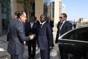 Deux hauts dirigeants égyptiens, puis un autre : le président de l'Assemblée nationale Adama Bictogo a eu, mardi 20 février 2024, une entrevue avec le Premier ministre égyptien, Moustafa Kemal Madbouli, vingt-quatre heures après avoir été reçu par le président de la Chambre des Représentants, Dr. Hanafy Ali Gebaly, et le président du Sénat, Abdel-Wahab Abdel-Razek.