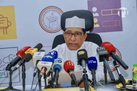 Ce scrutin marque la fin de la Transition et du mandat de Mahamat Idriss Déby Itno, qui a dirigé le Conseil Militaire de Transition depuis le décès de son père en avril 2021. Mahamat Idriss Déby Itno a été désigné comme candidat par le Mouvement Patriotique du Salut (MPS) en janvier dernier, suite à l'approbation d’une nouvelle constitution en décembre 2023 permettant sa participation à la présidentielle.