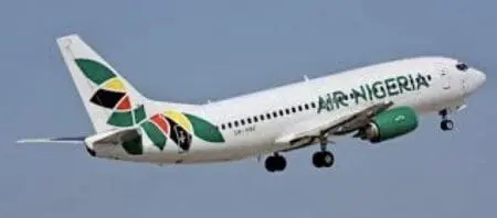 "L'espace aérien de la République du Niger est ouvert à tous les vols commerciaux internationaux et nationaux du sol à illimité sauf pour les vols commerciaux en provenance ou à destination du Nigeria", a indiqué l'Ascena dans le document publié sur internet et daté de mardi.