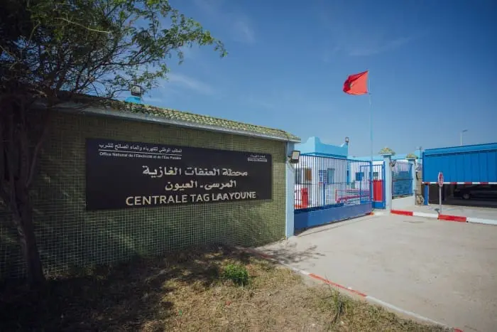 Maroc : L’ONEE, Nareva et GE sur la piste de l’hydrogène vert La centrale électrique ciblée est équipée de trois turbines à gaz lourdes et fonctionne au fioul lourd. Dans le cadre du projet, l’une des turbines à gaz de GE Vernova sera convertie pour fonctionner entièrement à l’hydrogène. Les partenaires testeront une solution intégrée pour fournir 100 % d’hydrogène à la turbine pendant les périodes de pointe.