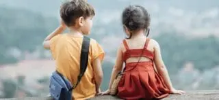 En 2022, la Corée du Sud avait le taux de fécondité le plus bas du monde, soit 0,79 enfant par femme en moyenne. Il s’agit du seul pays avec un taux inférieur à 1, alors qu’un pays doit enregistrer un taux de fécondité de 2,1 minimum pour maintenir sa population.