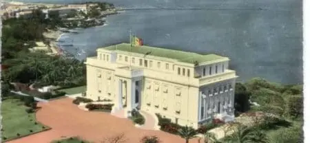 Sénégal : Les candidats à l’élection présidentielle réclament un scrutin dans les six semaines Le chef de l’Etat souhaitait reporter les élections de plusieurs mois afin de résoudre les différends relatifs à l'éligibilité des autres candidats, cependant le Conseil constitutionnel a annulé la décision présidentielle estimant que ce report était inconstitutionnel, rappelle le même média.