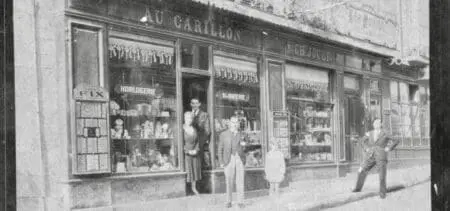 Fondatrice d’une bijouterie-horlogerie en activité jusqu'en 1959 («Au Carillon»), Marie Lognoné (1897-1984) a exercé le métier d’horlogère pendant plusieurs décennies rue Duguesclin à Vitré. A la fin de sa carrière, elle avait choisi de réaliser un vieux rêve : s’installer pour la fin de ses jours dans un havre de paix au contact des vagues indisciplinées de la côte d’Emeraude.