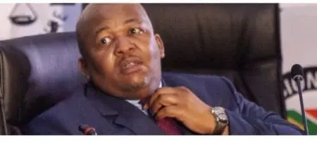 Marokane a précédemment occupé le poste de cadre supérieur d'Eskom pendant cinq ans, jusqu'en 2015. Il revient après un passage chez Tongaat Hulett, où il a tenté de sauver la société sucrière après un scandale comptable qui l'a finalement placée sous la protection de la loi sur les faillites.