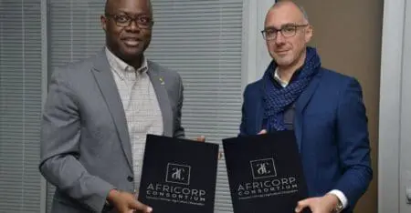 Africorp Consortium, par la voix de son CEO, Jaafar Harti, réitère son engagement à collaborer étroitement avec le gouvernement de l’État d’Oyo. « Nous sommes honorés de la confiance et du soutien de l’État d’Oyo, et nous sommes impatients de contribuer à son développement en investissant dans des projets ambitieux et créateurs de valeur, alignés sur les activités du groupe, notamment dans les domaines de l’industrie, de l’agriculture et de l’exploration minière », a-t-il déclaré.