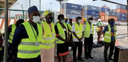 En termes d'emplois, le projet prévoit l'engagement de près de 600 personnes au pic de la construction, avec une anticipation d’environ 200 emplois directs et indirects dès la fin des travaux (conducteurs d'engins et techniciens). Une attention particulière est en outre portée par Bénin Terminal à la participation des entreprises et PME locales dans la réalisation des travaux.