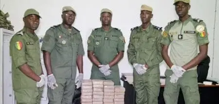 Si les saisies se multiplient au Sénégal -près de six tonnes juste en décembre dernier, ces 1 100 kilos de cocaïne représentent la plus importante saisie «terrestre» au Sénégal, indiquent les douanes. La valeur marchande de cette cargaison de drogue est estimée à plus de 90 milliards de francs CFA, environ 137 millions d'euros.