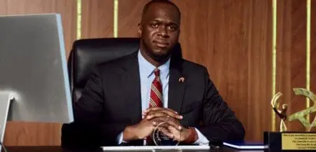 Afrique centrale : L’Archer Capital Asset Management lance son plan d’épargne sérénité « Gilles Tchamba, PDG du groupe L’Archer Capital, a déclaré : «Notre vision est de contribuer activement au développement d’économies africaines fortes et dynamiques. En proposant des solutions d’épargne innovantes telles que le Plan Épargne Sérénité, nous contribuons à créer un écosystème financier solide.»