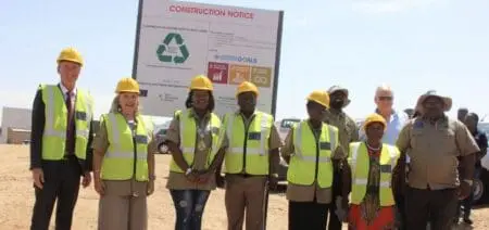La Namibie lance le premier centre de rachat et de recyclage de déchets Pour sa part, l’ambassadrice de l'UE en Namibie, Ana-Beatriz, a fait savoir que ce projet, qui a nécessité un financement de 2,2 millions d'euros, permettra de renforcer l’économie circulaire en Namibie en atténuant les dommages environnementaux et en favorisant la croissance grâce au recyclage des déchets.