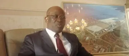 Selon le directeur général du Port autonome de Kribi, Patrice Melom, le recours au marché financier s’aligne parfaitement avec la Stratégie nationale de développement 2020-2030 du pays, qui prône « le recours aux partenariats publics privés et aux marchés privés pour le financement des projets structurants.» Selon l’autorité portuaire, les fonds permettront d’offrir aux opérateurs économiques une gamme immobilière complète, comprenant des entrepôts, des bureaux prêts à l’emploi, et des terrains nus viabilisés conformes aux standards les plus élevés.