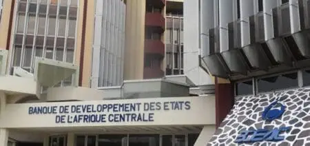 Ces investissements, d’un montant de 60 milliards de FCFA, ciblent l’agriculture et l’agro-industrie, le transport aérien, ainsi que les services financiers, indique la Banque dans le communiqué publié à l’issue de son conseil. La répartition de l’enveloppe par pays n’est pas précisée.