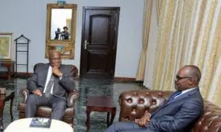 Le président Felix Tshisekedi a fait pression pour la révision de l'accord de 2008 sur les infrastructures contre des agréments sur les mines critiques de la RDC avec Sinohydro Corp et China Railway Group afin d'apporter plus d'avantages au Congo. Cette révision a abouti à la signature en mars d’un accord entre le gouvernement congolais et les groupes chinois.