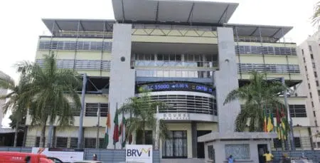 Investissement : Le roadshow BRVM Investment Days de retour à Johannesburg le mardi 7 mai La première journée, le mardi 7 mai, est consacrée aux bourses africaines de matières premières agricoles et au lancement de la BMPA-CI de Côte d'Ivoire, qui en est actuellement à la dernière étape de sa phase pilote. Sous la forme d'un atelier, elle propose des discussions en panel, des exposés et des sessions interactives avec des experts du secteur, des régulateurs et des autorités. La BMPA-CI est la première bourse des matières premières agricoles de l'UEMOA et servira de modèle pour la mise en place de la Bourse régionale des matières premières agricoles de l'UEMOA, intégrant les huit pays de la sous-région.