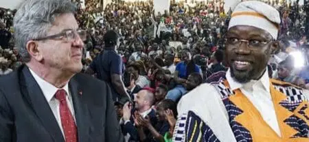 ‘’Nous avons un pays à transformer, et nous le transformons’’, a-t-il juré dans un amphithéâtre de l’Université Cheikh-Anta-Diop de Dakar (UCAD) rempli comme un œuf, où il coanimait une conférence avec Jean-Luc Mélenchon, le leader du parti français de gauche, La France Insoumise (LFI) sur le thème : ‘’Échanges sur l’avenir des relations Afrique-Europe.’’
