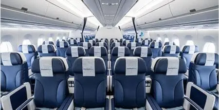 Une version équipée de 800 sièges avait déjà été envisagée pour la compagnie Air Austral, mais un changement de direction n’a pas permis à ce projet d’aboutir. Il est d’autre part fort possible que les moteurs actuels ne permettent pas d’équiper un tel mastodonte, or seul Rolls-Royce s’intéresse aux très gros réacteurs capables d’être montés sur une version allongée du A 380.