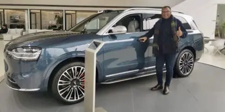 Au GITEX 2024 à Marrakech : Huawei et Auto Hall présentent un aperçu de l’avenir Le Gitex Africa 2024, événement annuel majeur réunissant les leaders technologiques et les innovateurs du continent africain, a été également l’ occasion pour le groupe automobile marocain de présenter, en partenariat avec le géant des technologies télécoms Huawei, le fleuron de la marque SERES : le modèle Aito/SERES M9.