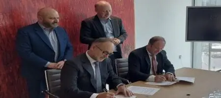 L’objectif de cette convention est de définir les prochaines étapes de la mise en œuvre d’une activité gaz-industrie, d’une part à travers l’approvisionnement en gaz domestique et d’autre part via la mise en place d’un partenariat midstream pour le Gaz Naturel Comprimé (GNC) pour répondre aux besoins énergétiques croissants de l’industrie marocaine.