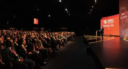 Tenu à l'initiative du Club Afrique Développement du groupe Attijariwafa bank, en partenariat avec le Fonds panafricain Al Mada, ce forum de deux jours offre un espace d'affaires pour stimuler la dynamique économique intra-africaine, ainsi que le développement durable du continent africain via la concrétisation de partenariats pérennes.