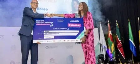 «Construire des partenariats avec des fintechs est un catalyseur pour stimuler l'inclusion financière en Afrique. À Ecobank, nous donnons la priorité aux fintechs dans notre stratégie de croissance, de transformation et de rendement», déclare Jeremy Awori, Directeur général du groupe Ecobank.