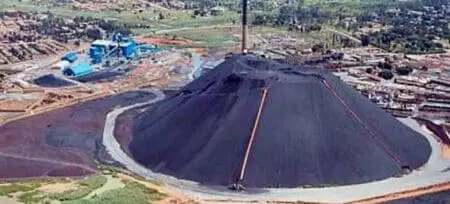 Bien implanté au pays, le groupe canadien Ivanhoe Mines a indiqué en novembre dernier avoir découvert des réserves estimées à 267 millions de tonnes contenant 4,96 millions de tonnes de cuivre sur un de ses gisements dans la province du Katanga.