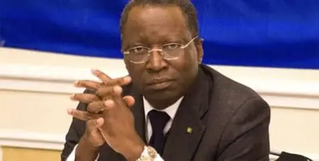 la Banque mondiale a annoncé, le 1er juillet 2024, avoir suspendu le droit du Gabon de procéder à des retraits au titre des prêts non encore retirés, des avances du Fonds de préparation de projets, du Fonds de développement institutionnel et de certains prêts et subventions financés par les fonds fiduciaires. Cette suspension fait suite à des obligations impayées. Le montant des paiements en souffrance s’élève à environ 17 millions de dollars (10 milliards de FCFA) à la clôture des opérations le 30 juin 2024.