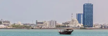 La Zone de Libre-échange Continentale Africaine (ZLECAf) de par ses bénéfices annoncés d'ouverture des marchés, de diversification économique, d'amélioration de la compétitivité, de promotion des chaînes de valeur régionales et d'attraction des investissements africains et internationaux peut y contribuer de manière substantielle.   