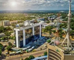 Quatre pays africains figurent parmi les économies les plus compétitives du monde. Dans le «World Competitiveness Ranking 2024» le Botswana (55e rang mondial) est le pays le plus compétitif en Afrique. Viennent ensuite l’Afrique du Sud (60e mondial), le Nigeria (64e rang) et le Ghana (65e).