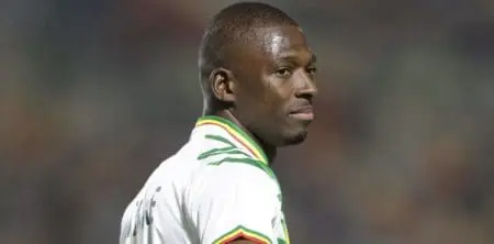 Dans un communiqué mardi 2 juillet, la Fédération malienne de football (Femafoot) a fait savoir qu’elle a décidé de sanctionner le capitaine de l’équipe nationale, Hamari Traoré, «pour manquement à l'honneur et à la dignité, incitation et fronde contre l'équipe nationale et le football malien.»