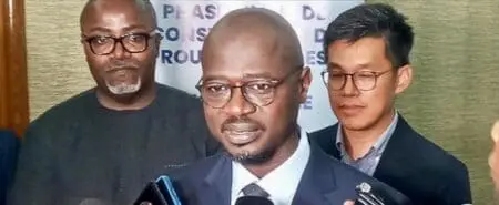 Ibrahima Sall ne vient pas en terre inconnue. Cet ingénieur géotechnicien, expert routier a travaillé ces dernières années dans plusieurs projets routiers du pays. Jusqu'à sa nomination, il était Directeur de la Gestion et de l'Entretien des routes, un poste qu'il occupait depuis janvier 2018.